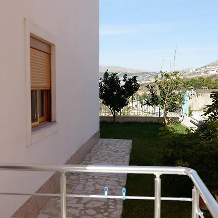 Armantis * Sarandë
